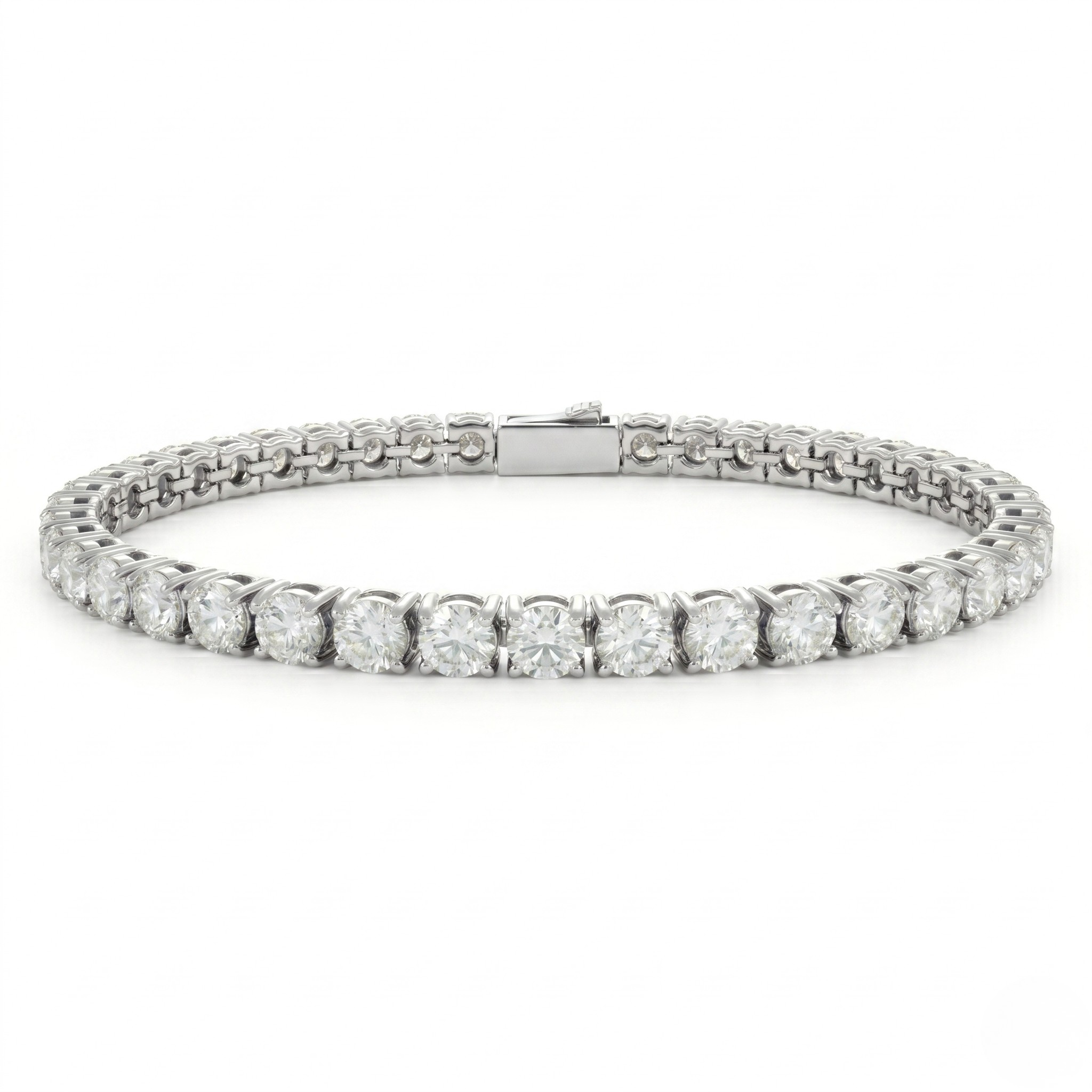 Classic tennis bracelet in white metal with 5mm round stones, elegant and timeless design