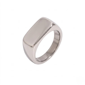 Horizontal Signet Band