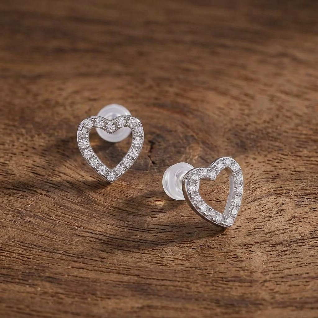 S925 Dazzling Moissanite Heart Studs
